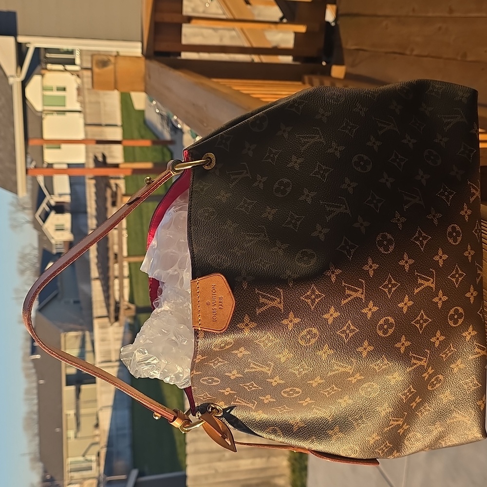 Louis Vuitton MM Graceful Handbag Monogram Canvas